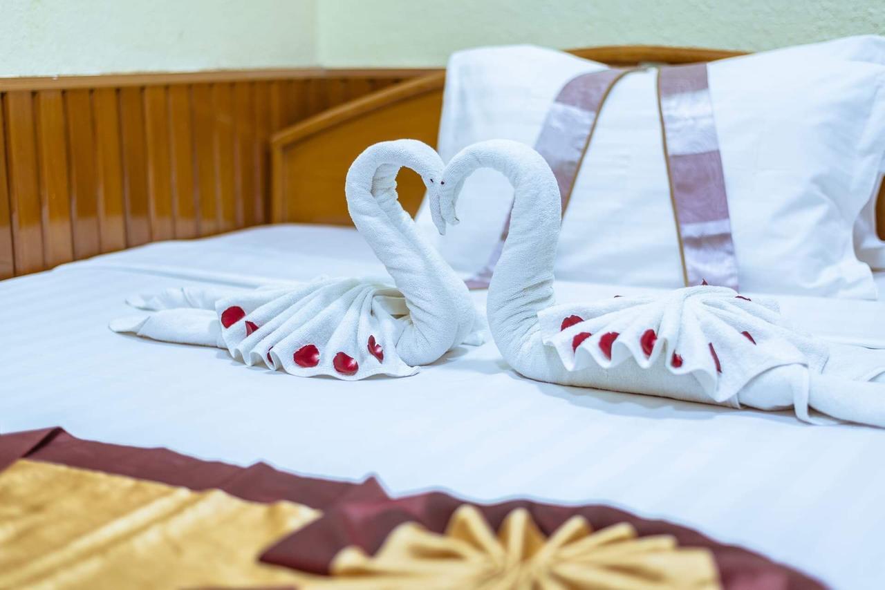 Sunrise Hotel Mandalay Buitenkant foto
